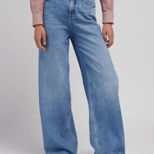 Stella A Line dans Take The Hint