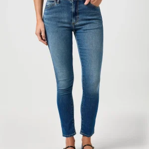 Sienna dans Dingey Fade