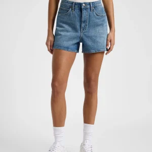 Carol Short dans Blue Wire