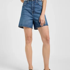 Stella Short dans Ink Pool