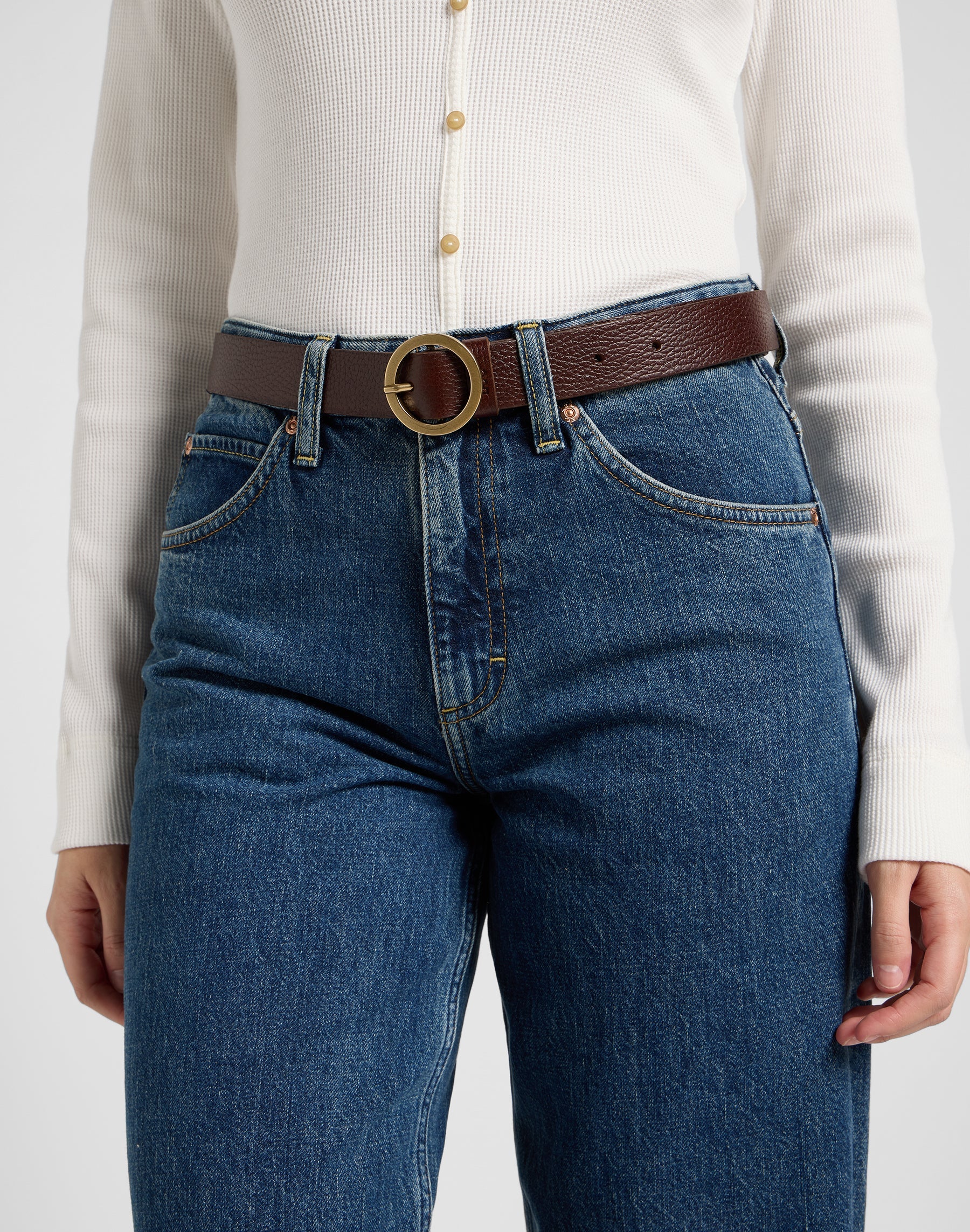 Ceinture à boucle ronde en marron foncé