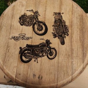 Gravure Laser Personnalisée de Véhicule sur Dessus de Tonneau – Exclusivité et Précision