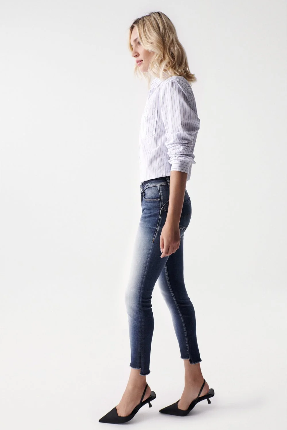 Wonder Cropped Skinny Push-Up en Dark Wash – Image 3
