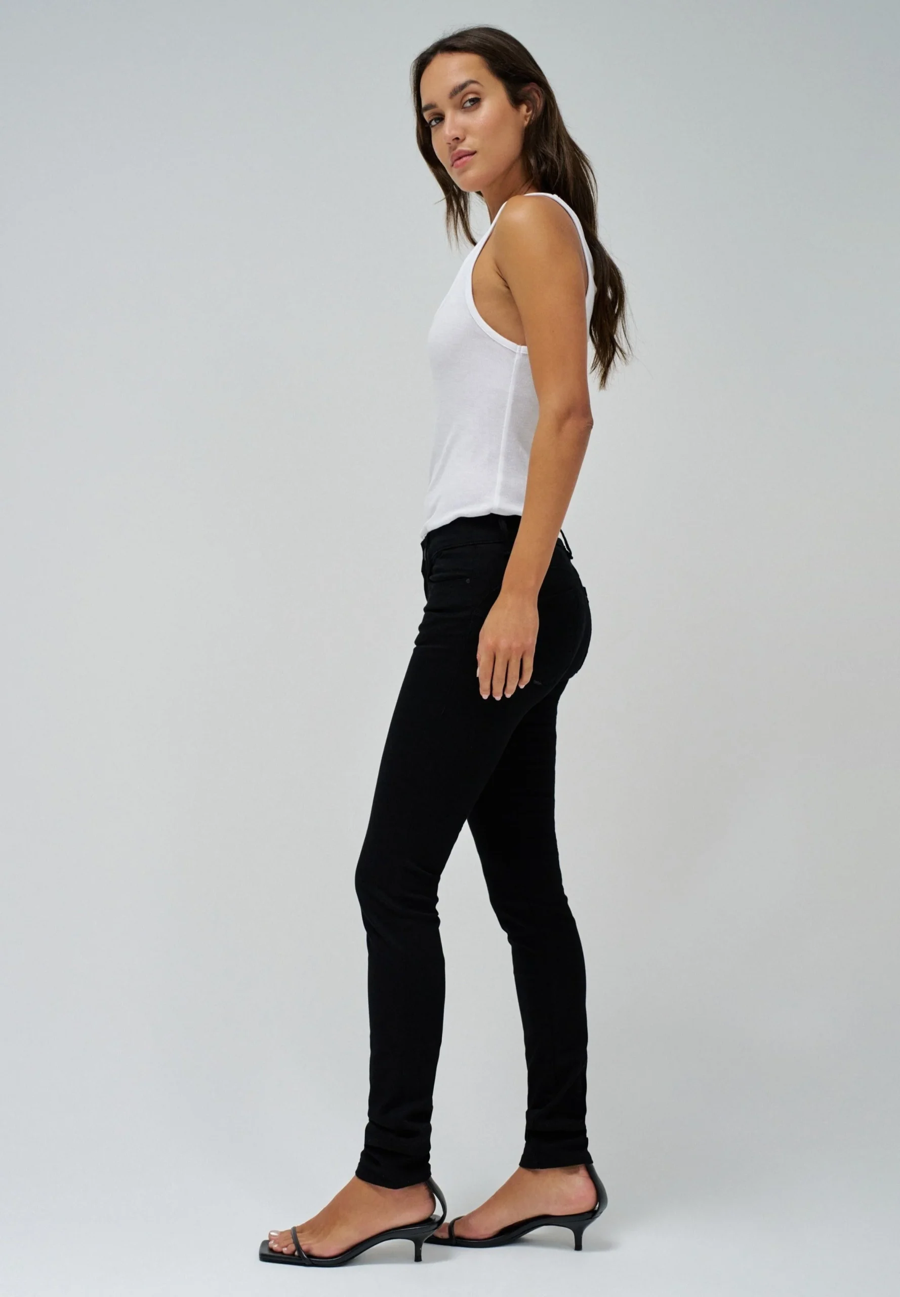 Wonder Skinny Push-Up en noir – Image 3