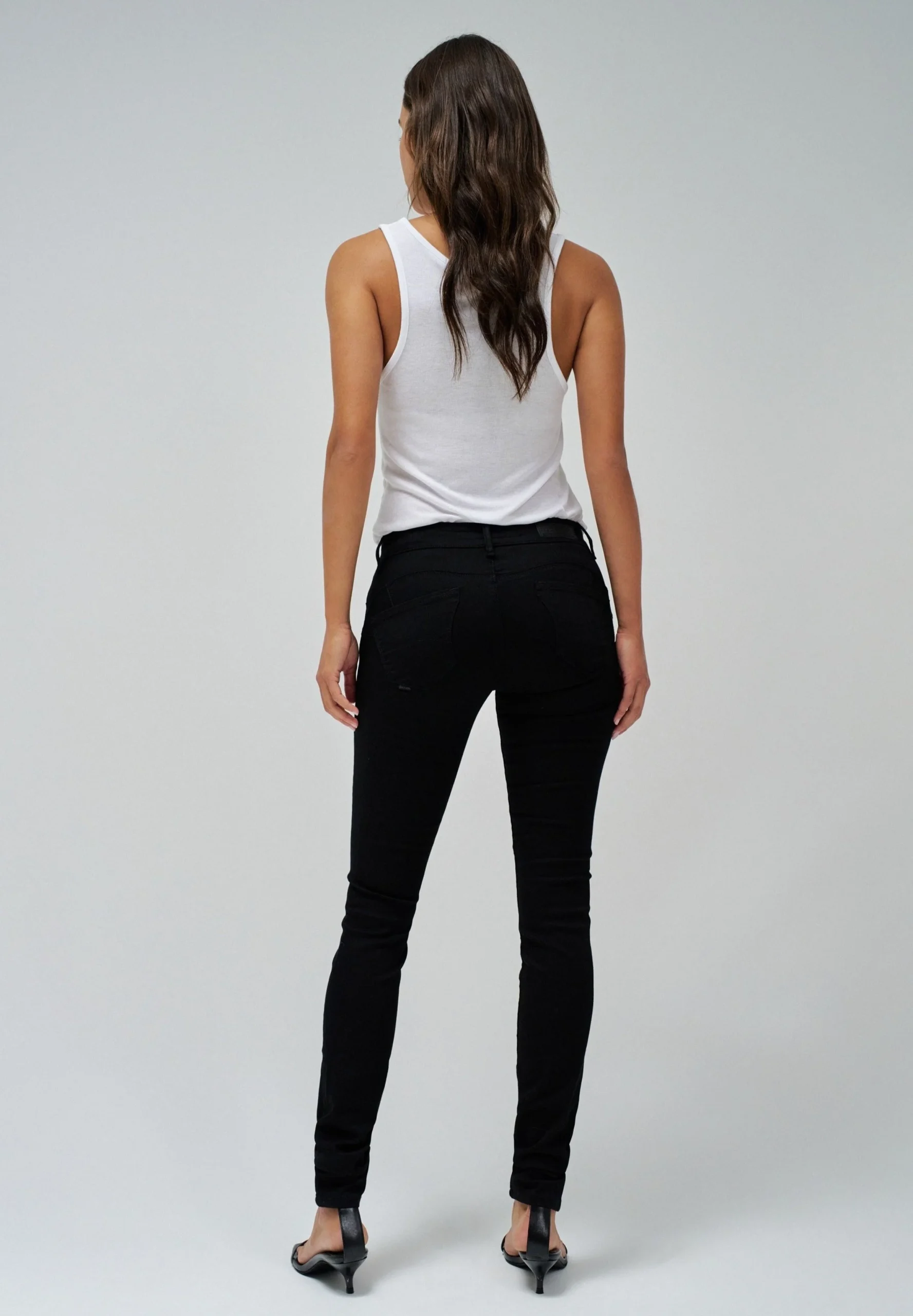 Wonder Skinny Push-Up en noir – Image 4