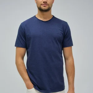 T-shirt V Neck Raw Edge Slim Fit en bleu moyen