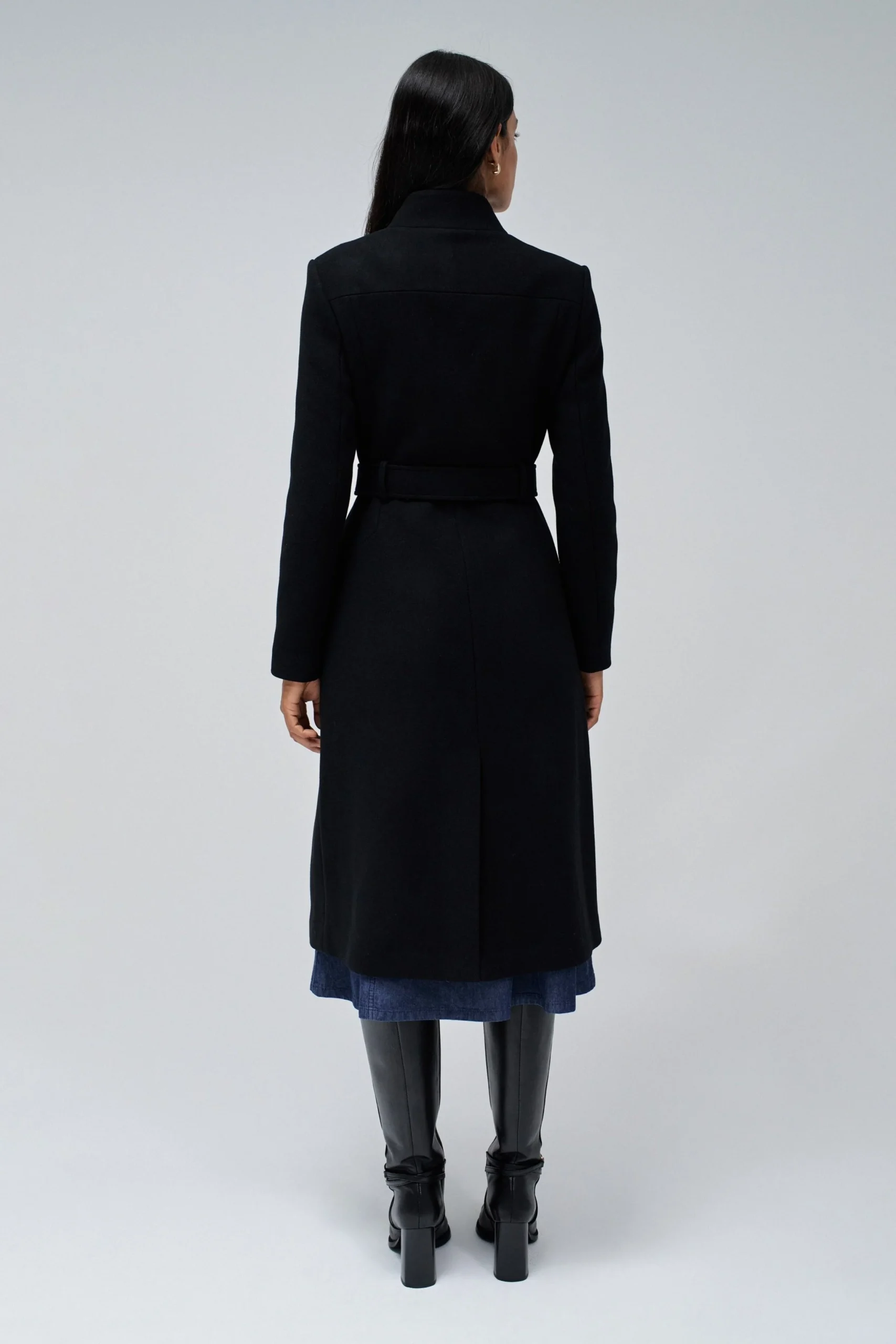 Long Wool Peacoat With Belt en noir – Image 2