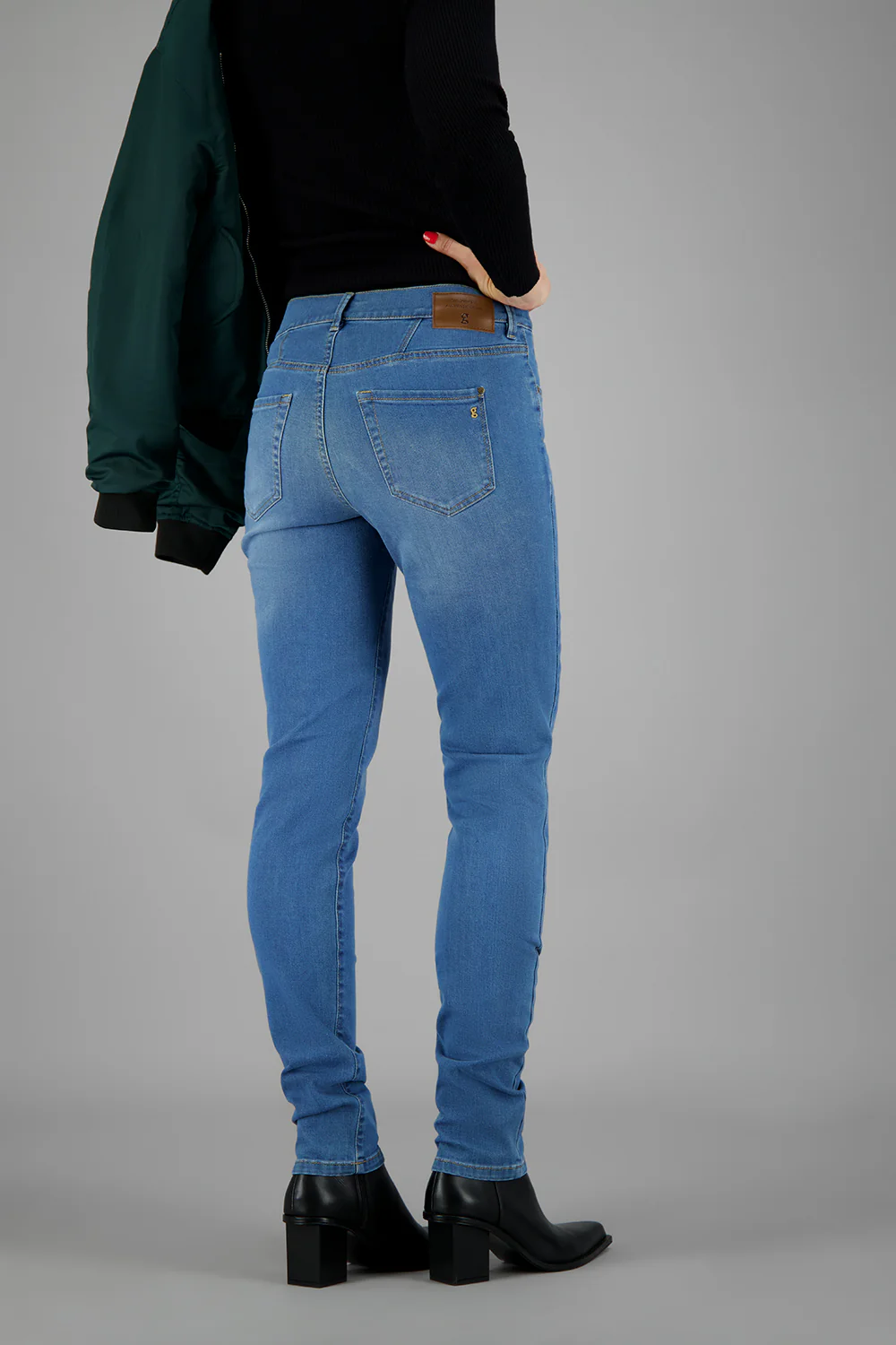 ZURI122 Jeans en stone used – Image 2
