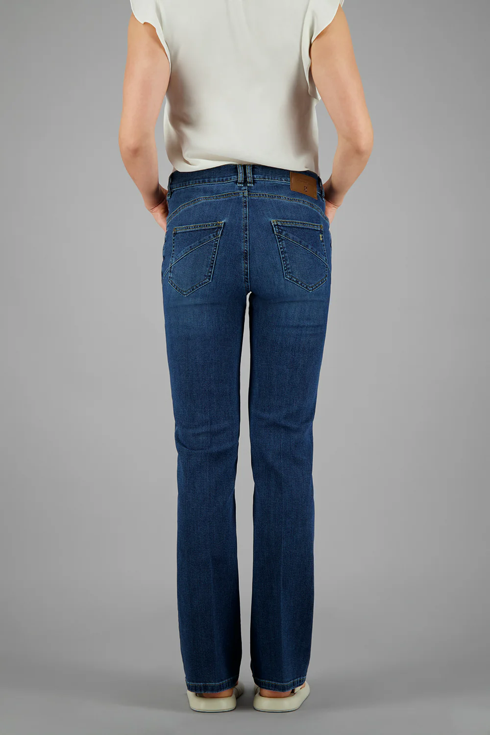 ZURI126 Jeans en Dark Rinse Used – Image 2