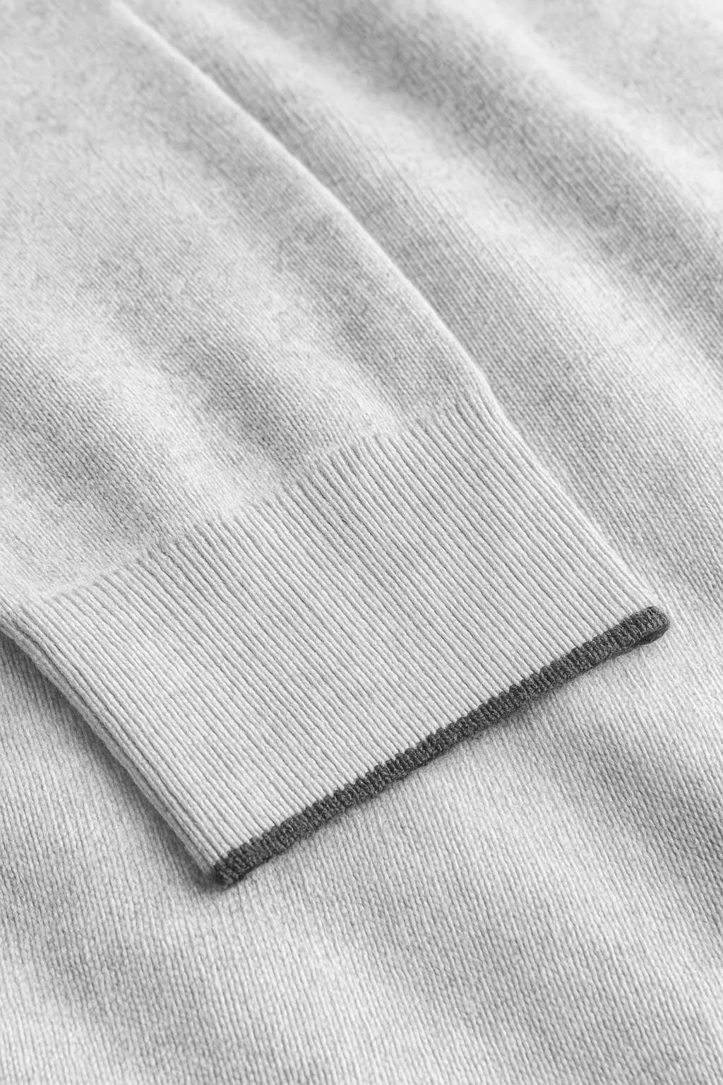 Turleneck-Merino Blend en argent – Image 3