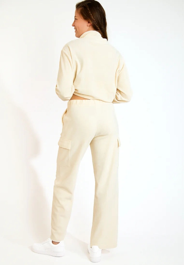 BEYOND-QUANDARY Pantalon de jogging en velours côtelé écru – Image 2