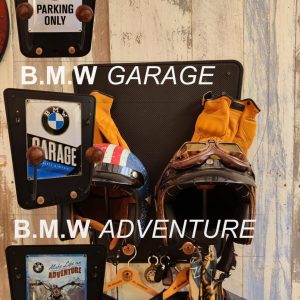 Porte casque moto duo BMW finition carbone, plaque métallique avec licence, multifonction