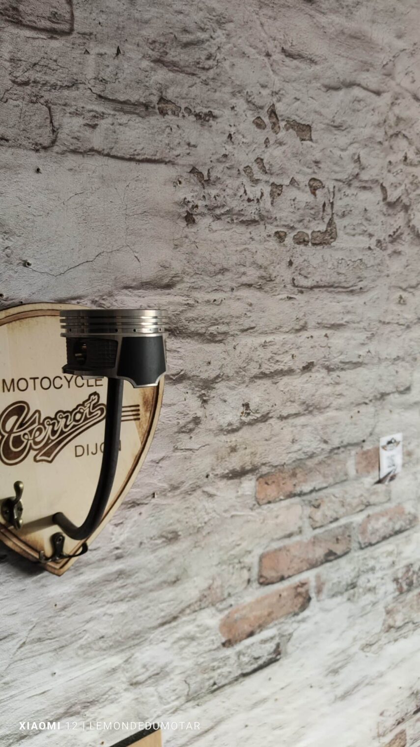 Porte-Casque Moto Terrot Dijon écusson – Image 3