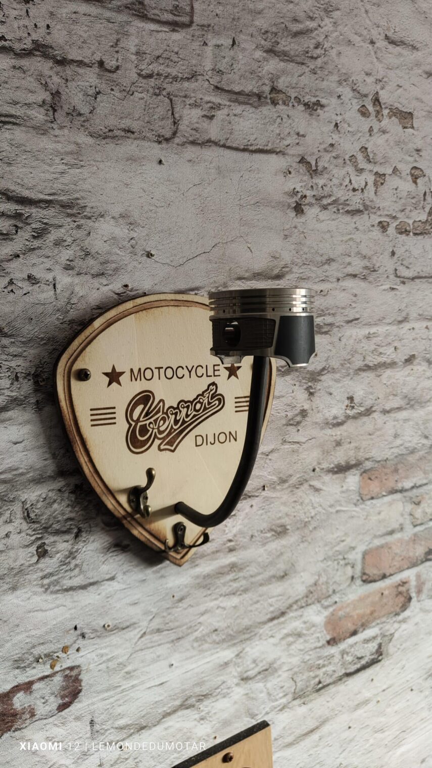 Porte-Casque Moto Terrot Dijon écusson – Image 4