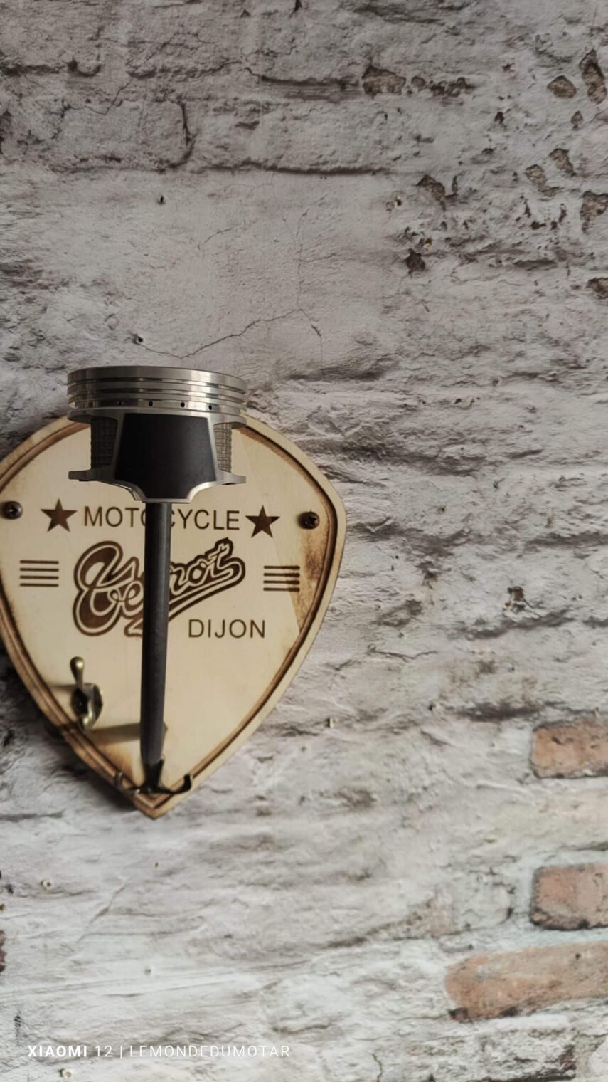 Porte-Casque Moto Terrot Dijon écusson – Image 5