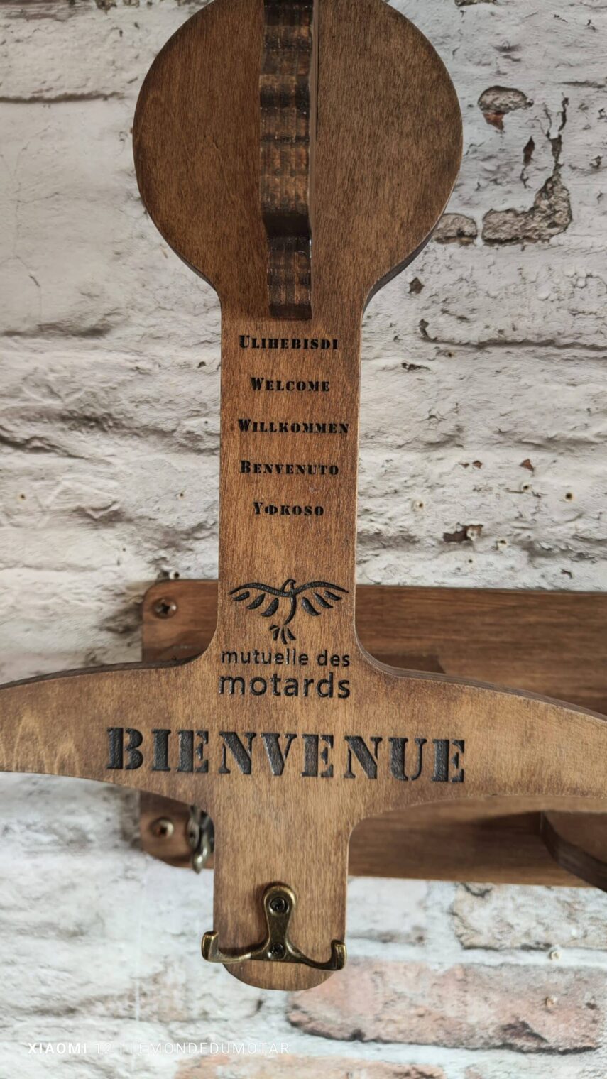 Porte-Casque moto série prestige DUO Mural en Chêne Massif ou CP Peuplier – Image 5