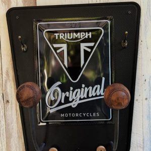 Porte casque moto duo Triumph finition carbone, plaque métallique avec licence, multifonction