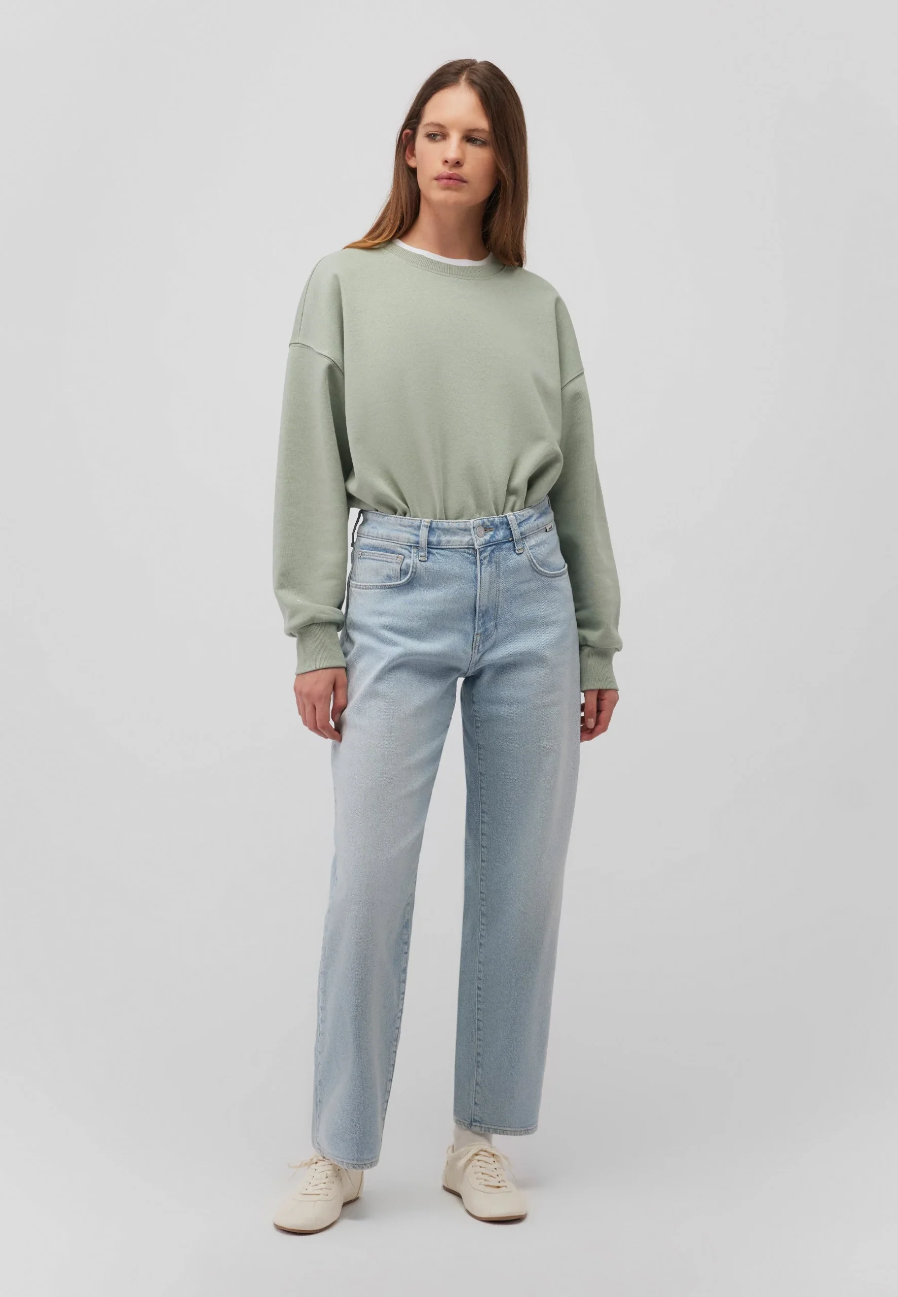 Sweat-shirt ras du cou dans Lily Pad – Image 3