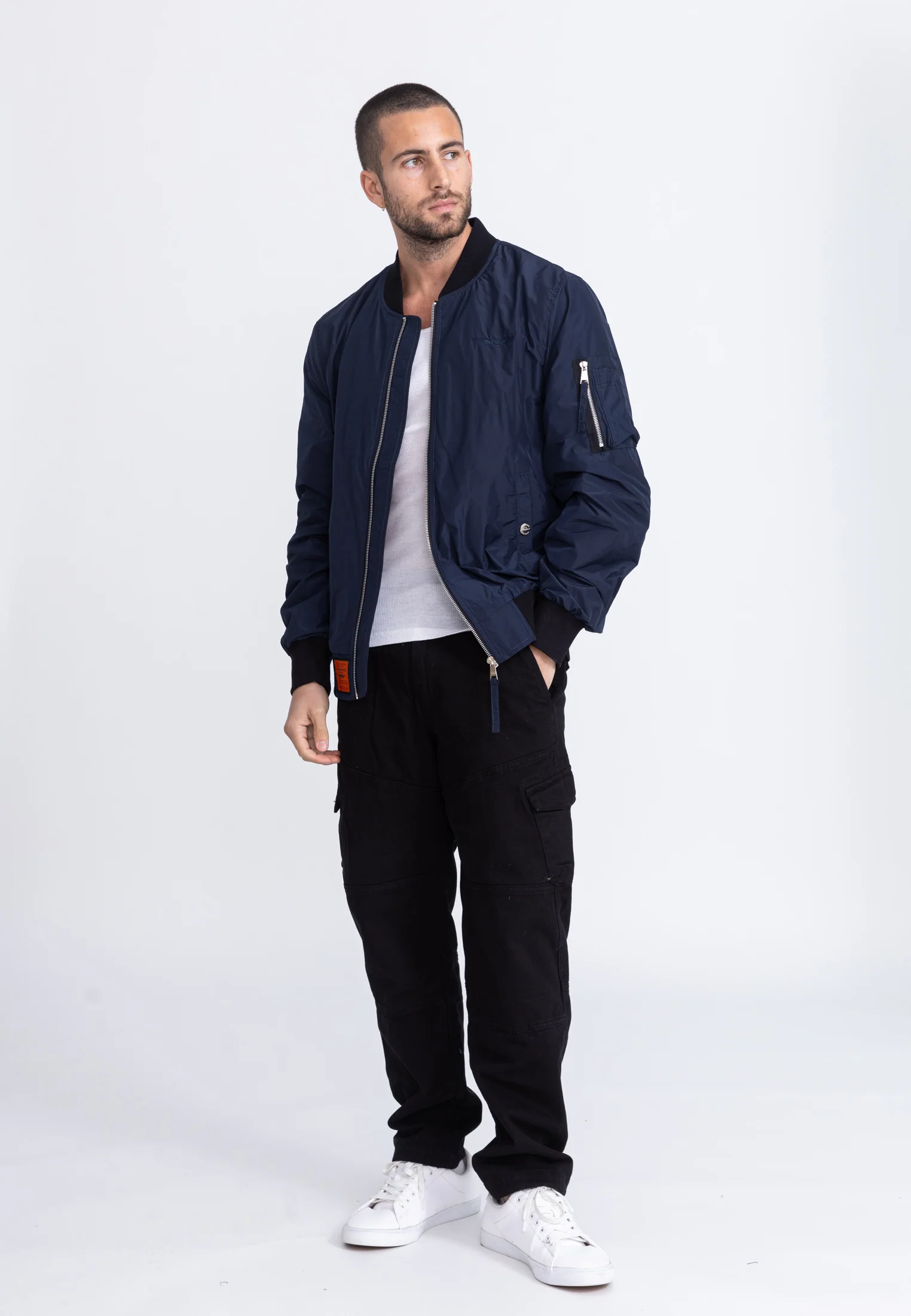 MA1 M Bomber en bleu marine – Image 6