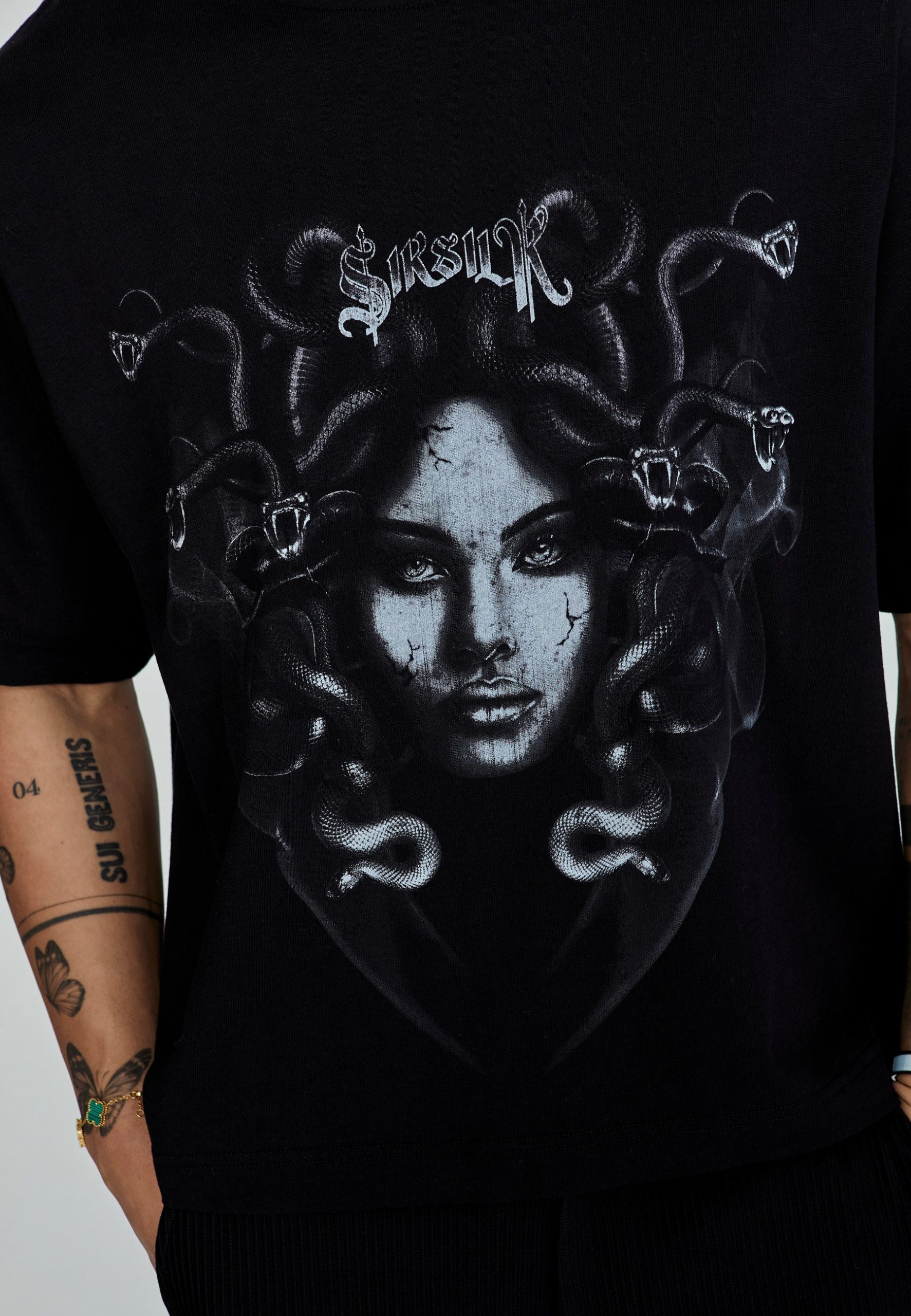 T-shirt Medusa en noir – Image 5