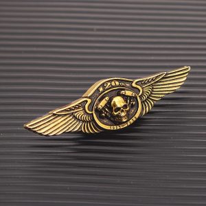 Broche Motard Vintage 120e Anniversaire – Insigne Crâne et Ailes en Zinc – Accessoire Rétro pour Sacs, Vestes et Jeans