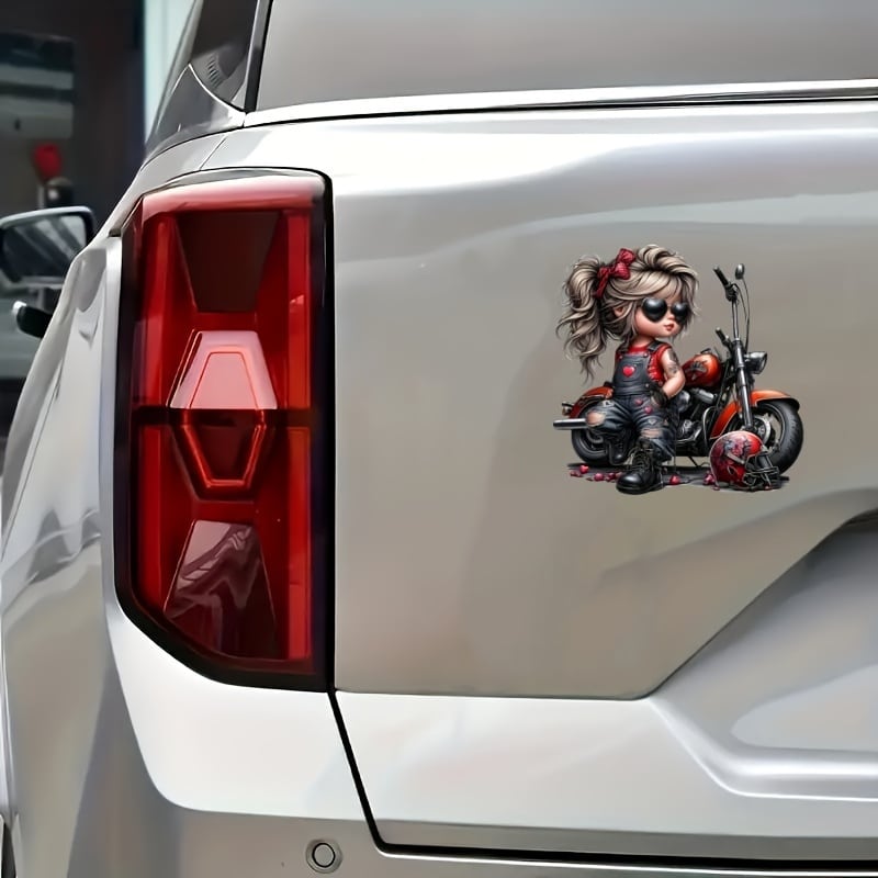 Autocollant fille punk moto – Sticker vinyle cartoon carré 13×13 cm, PVC résistant pour PC, mur, casque, déco motarde originale – Image 8
