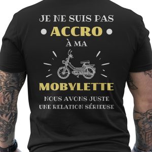 t-shirt moto humour moped – scooter français drôle, imprimé jaune sur noir, coupe régulière respirante, idée cadeau scooteriste, style rétro, look décontracté pour événements moto et balades