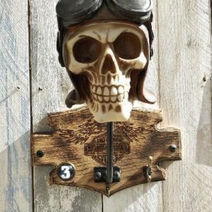 Porte casque Harley Davidson tête de mort avec casque aviateur